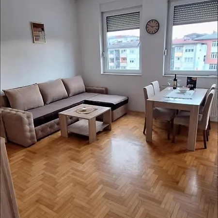 Padrino Bp アパート Bosanski Novi